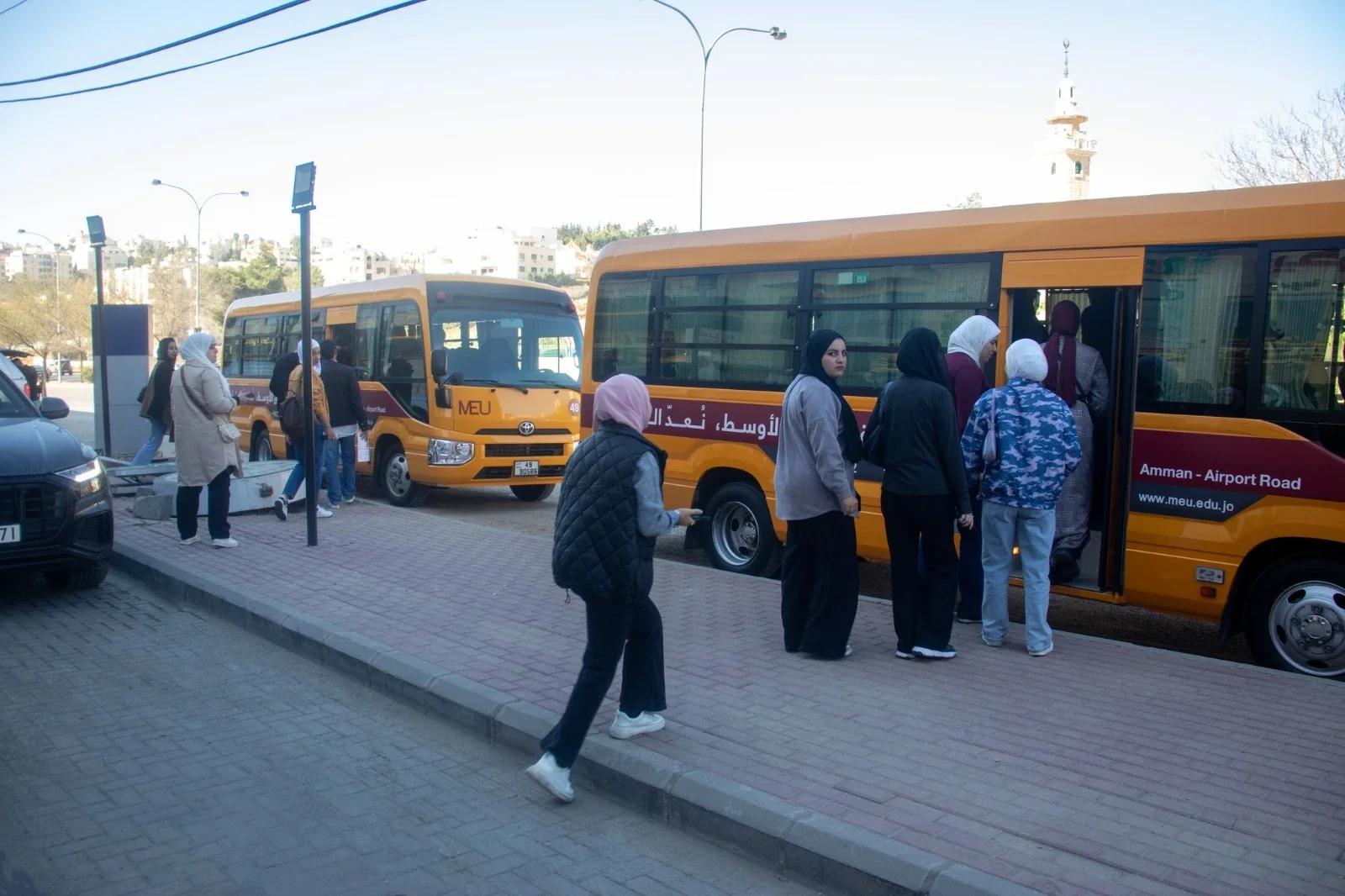 طلاب جامعة الشرق الأوسط في معارض أيوب استيتية زيارة جامعة الشرق الأوسط لشركة أيوب استيتية العالمية معرض أيوب استيتية للديكور Interior Design Showroom Ayoub Istatieh زيارة طلاب جامعة الشرق الأوسط إلى معارض أيوب استيتية العالمية للتعرف على أحدث اتجاهات الديكور ومواد التصميم الداخلي.